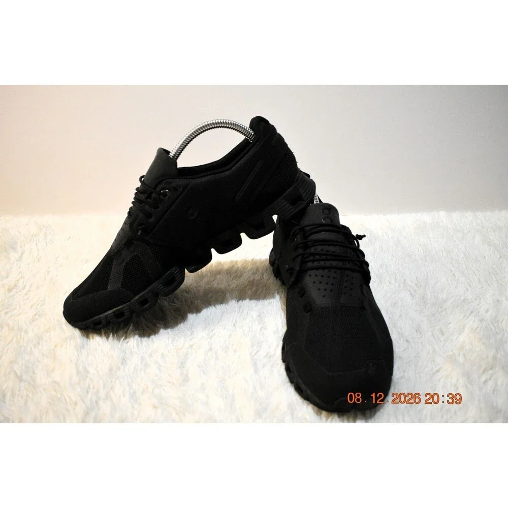 On Cloud 5 Black Light Weight Athletic Walking Running Shoes - Women's Size 9